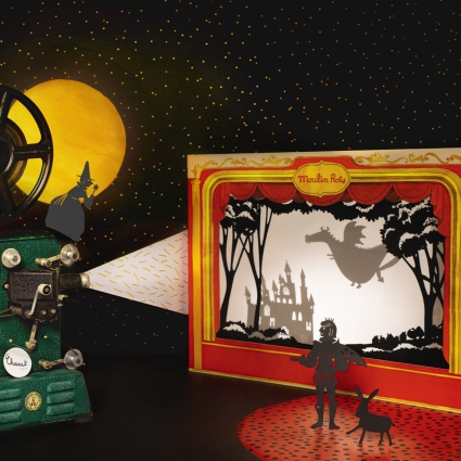 Théâtre en carton et ses ombres